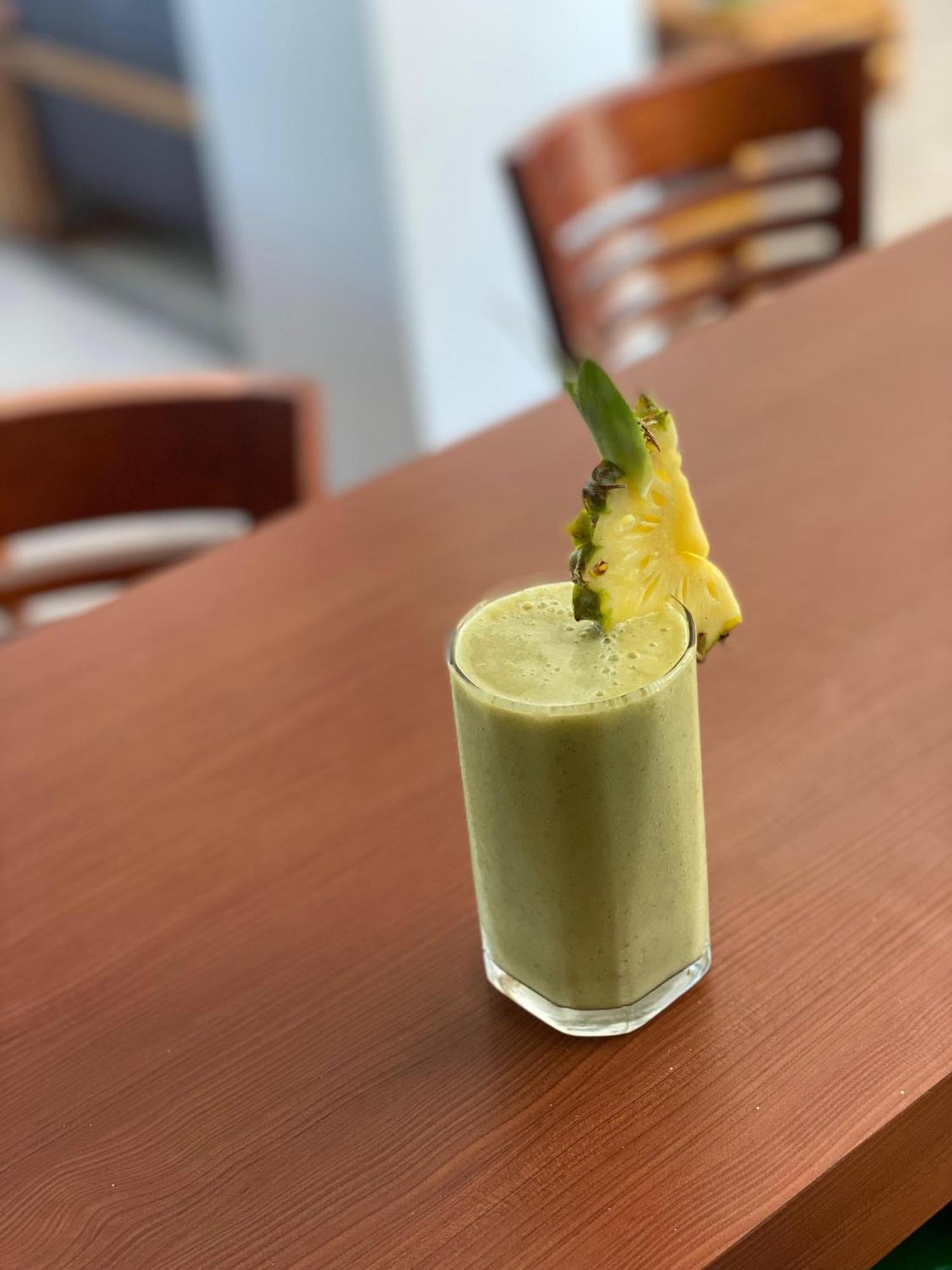 De Padma Gili Air Hotell Exteriör bild